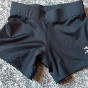 Mizuno ladies or girls volleyball shorts 2.5 inch